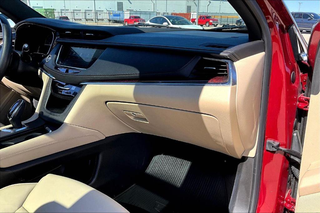 used 2017 Cadillac XT5 car, priced at $18,000