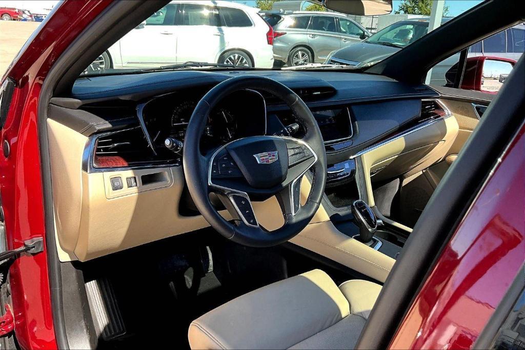 used 2017 Cadillac XT5 car, priced at $18,000