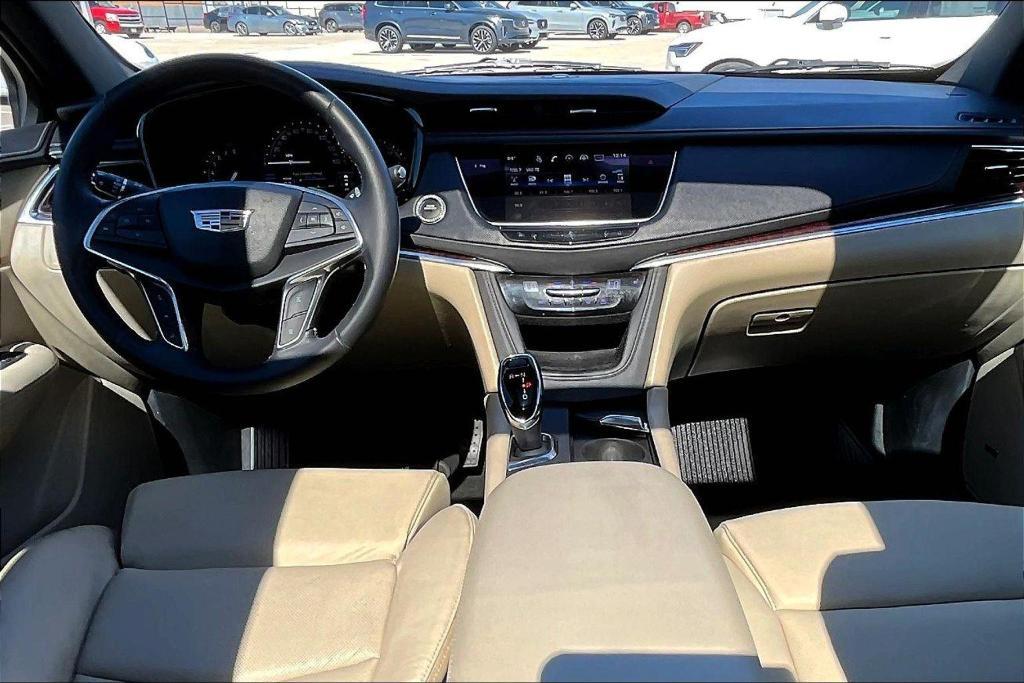 used 2017 Cadillac XT5 car, priced at $18,000