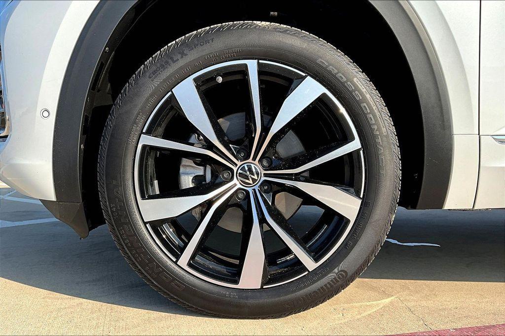 used 2024 Volkswagen Atlas car, priced at $37,929