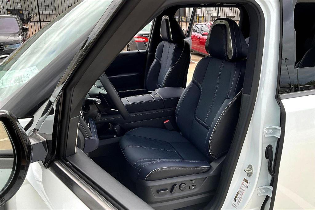 new 2026 INFINITI QX80 car, priced at $106,525
