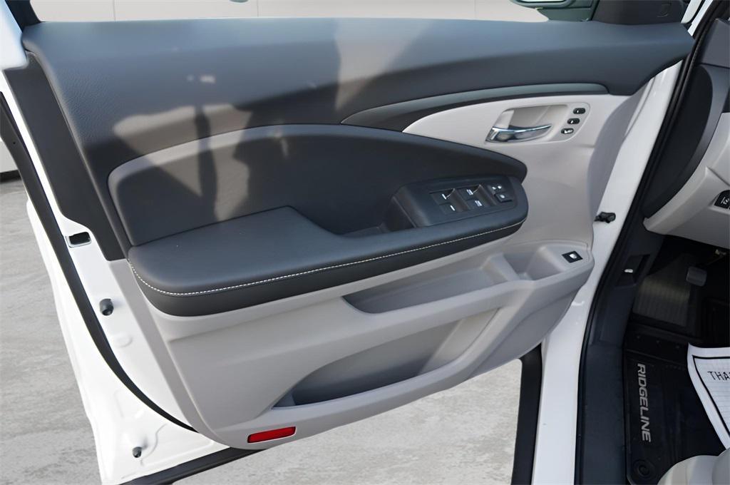 new 2025 Honda Ridgeline car, priced at $44,885