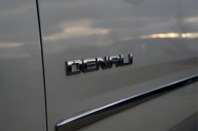 used 2015 GMC Yukon car, priced at $25,913