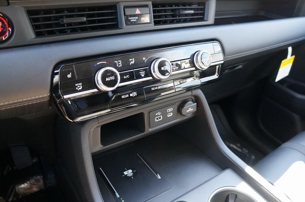 new 2025 Honda Pilot car, priced at $51,550