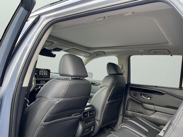 new 2025 Honda Pilot car, priced at $53,405