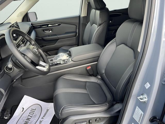 new 2025 Honda Pilot car, priced at $53,405