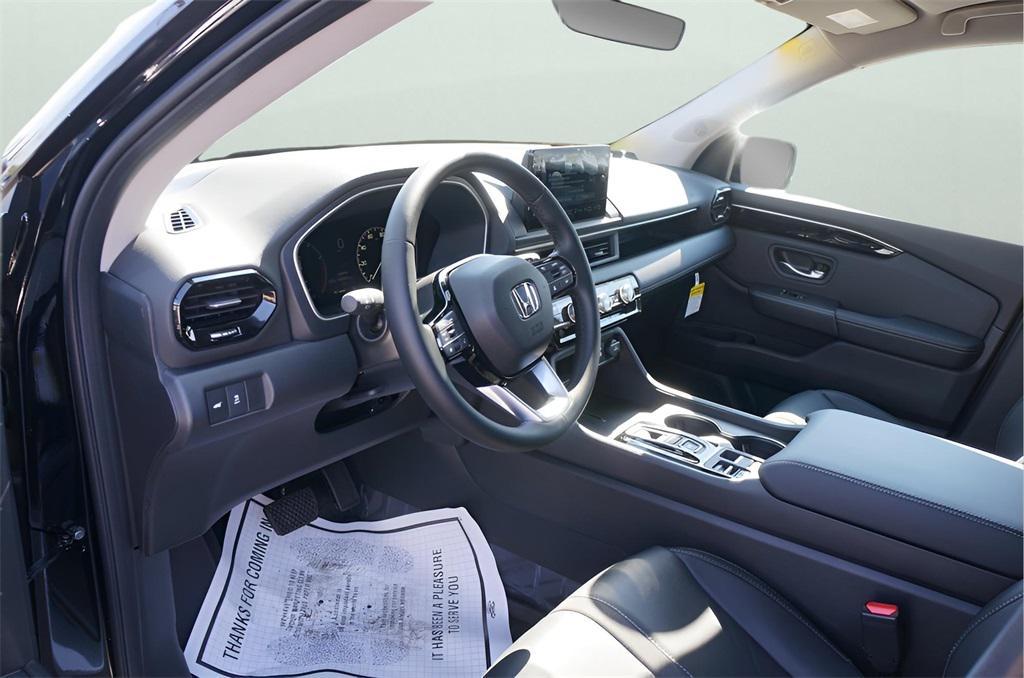 new 2025 Honda Pilot car, priced at $47,825