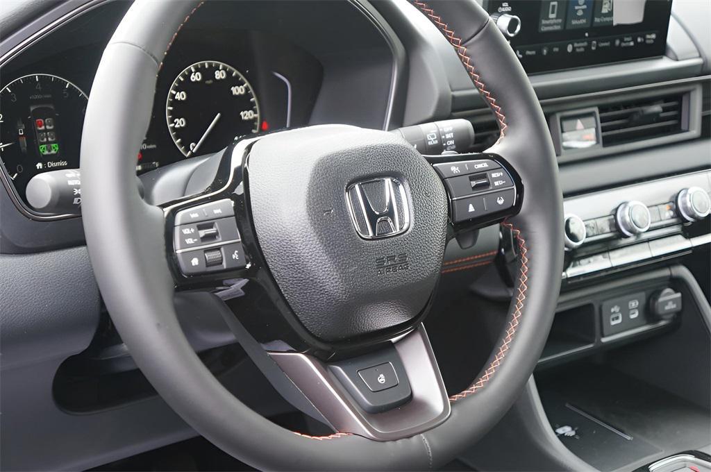 new 2025 Honda Pilot car, priced at $51,350