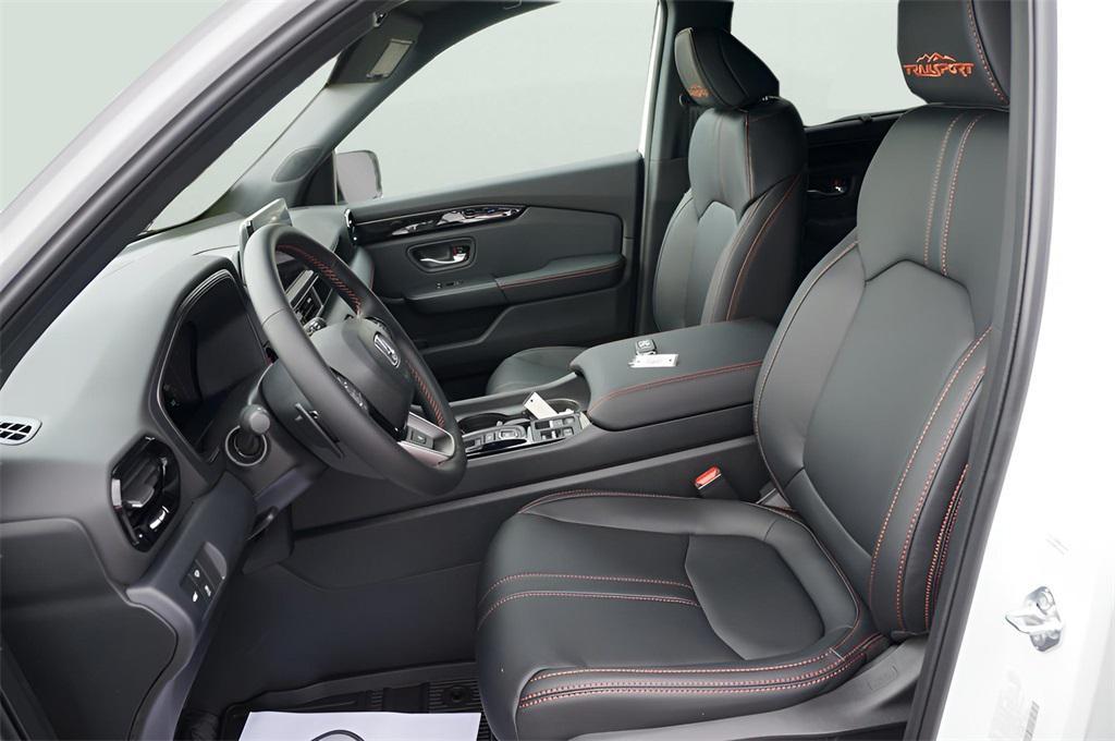 new 2025 Honda Pilot car, priced at $51,350