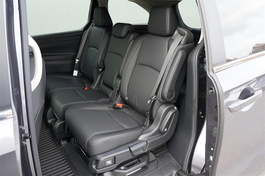 new 2026 Honda Odyssey car, priced at $44,290