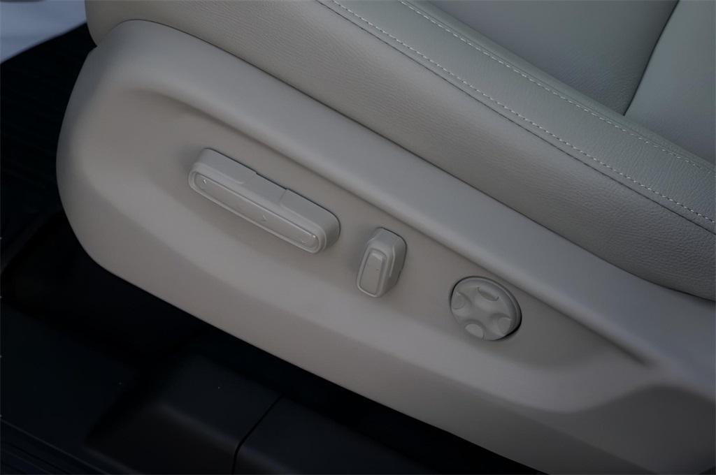 new 2026 Honda Odyssey car, priced at $44,290