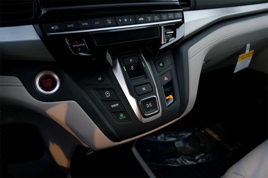 new 2026 Honda Odyssey car, priced at $44,290