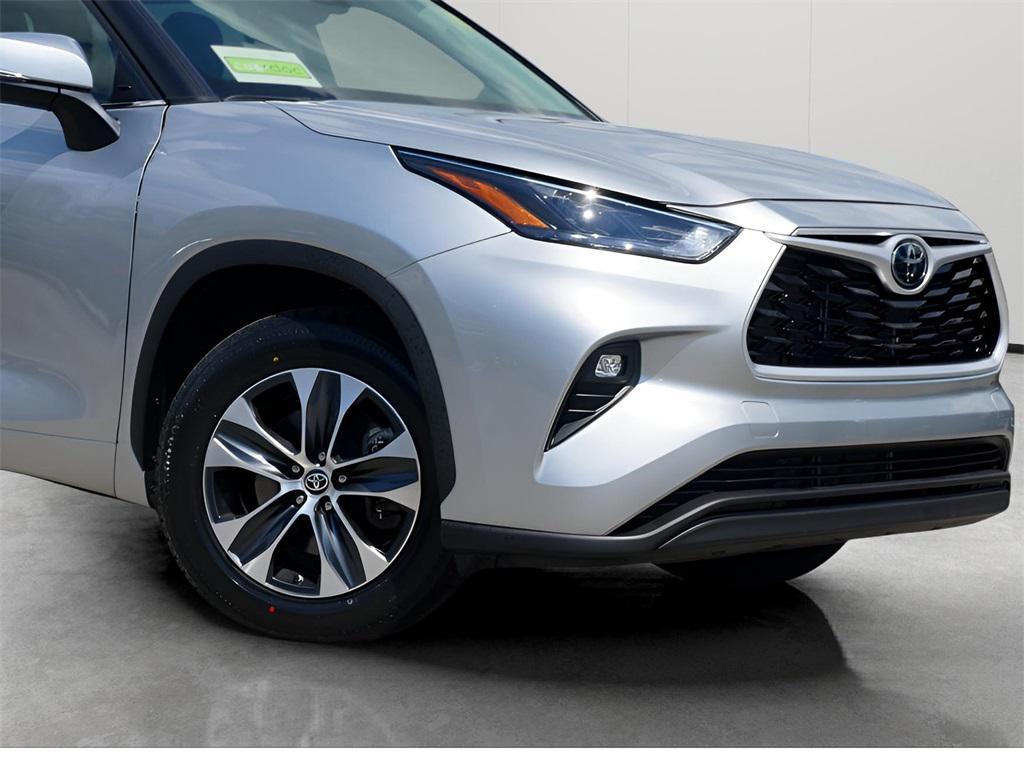 used 2024 Toyota Highlander car, priced at $38,970