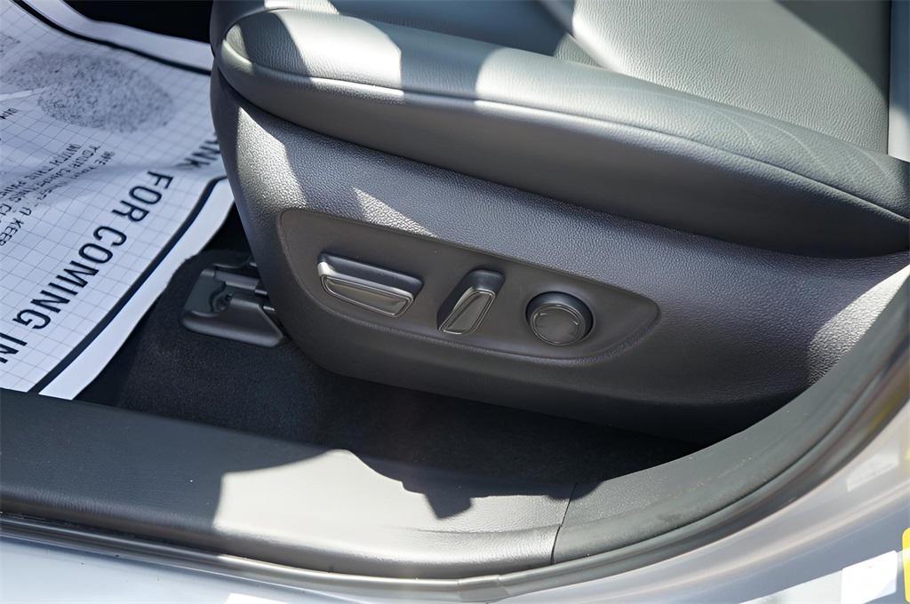 used 2024 Toyota Highlander car, priced at $38,970