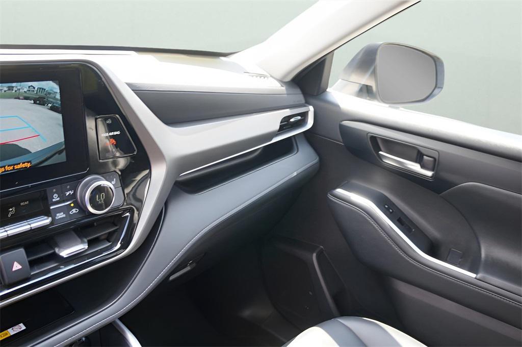 used 2024 Toyota Highlander car, priced at $38,970