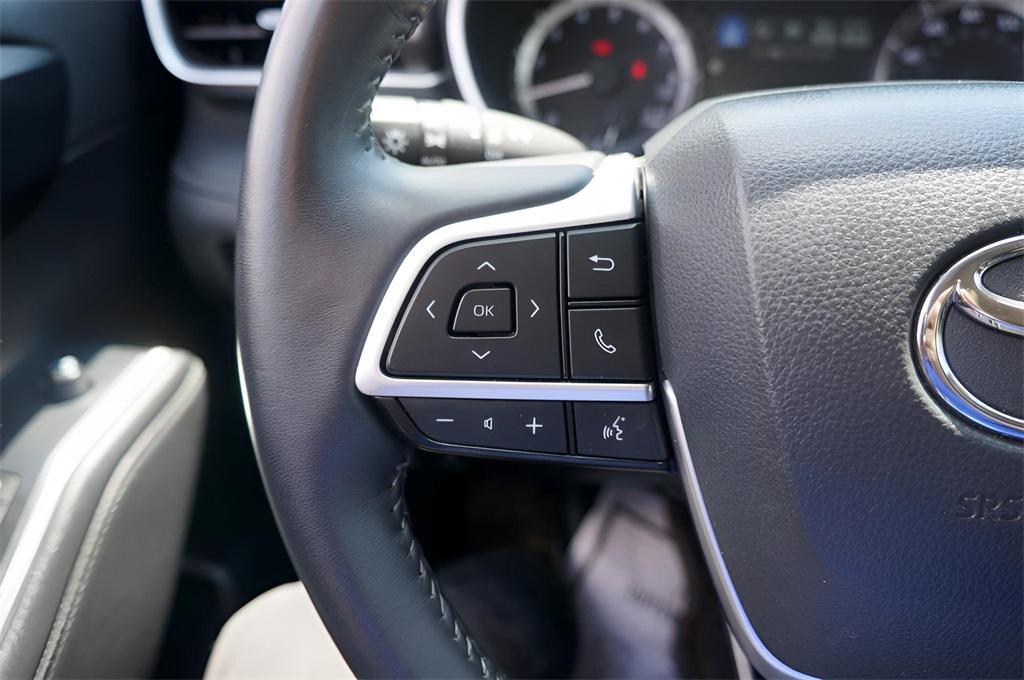 used 2024 Toyota Highlander car, priced at $38,970