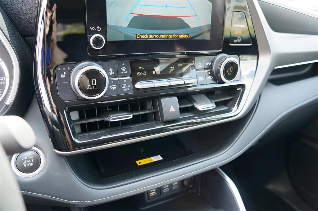 used 2024 Toyota Highlander car, priced at $38,970