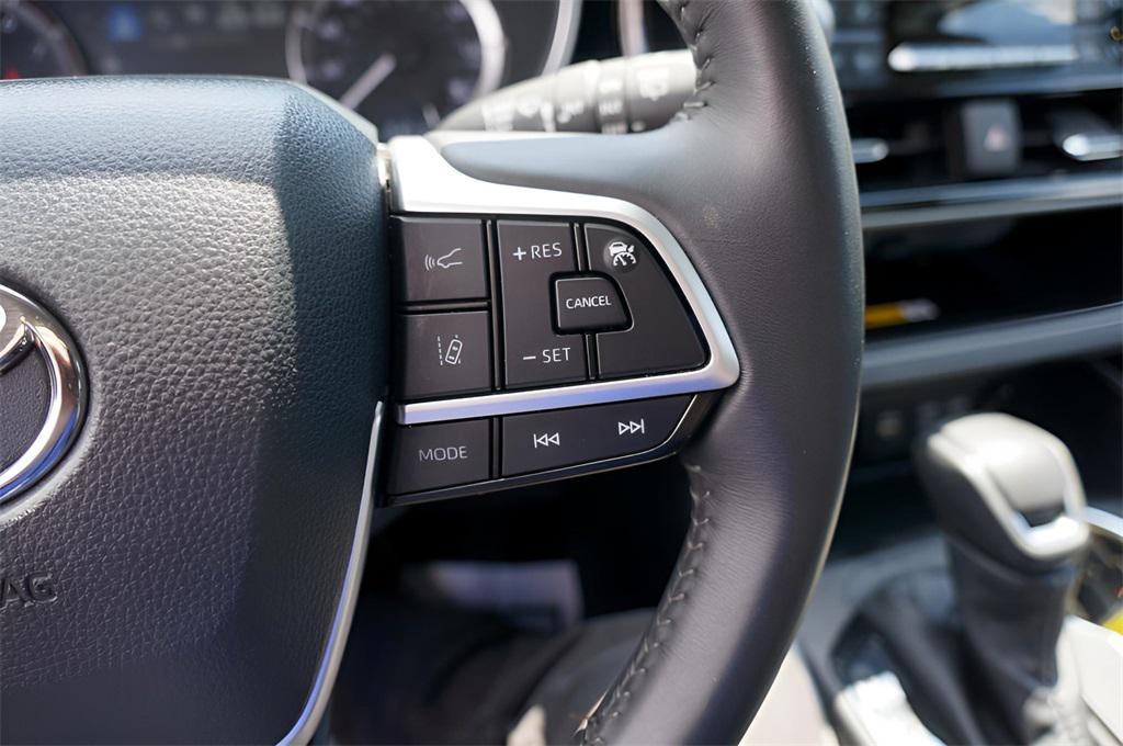 used 2024 Toyota Highlander car, priced at $38,970