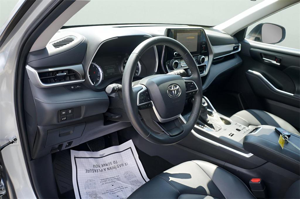 used 2024 Toyota Highlander car, priced at $38,970