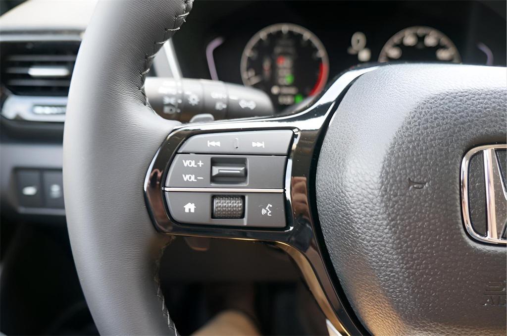 new 2025 Honda Pilot car, priced at $44,955