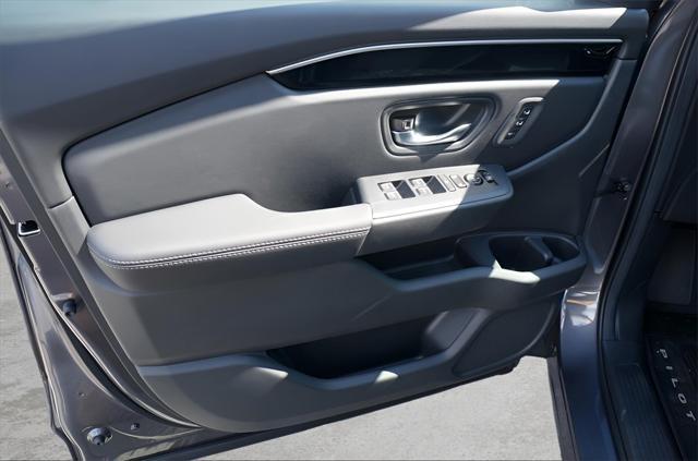 new 2025 Honda Pilot car, priced at $44,950