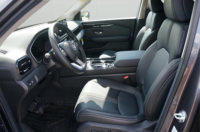 new 2025 Honda Pilot car, priced at $44,950