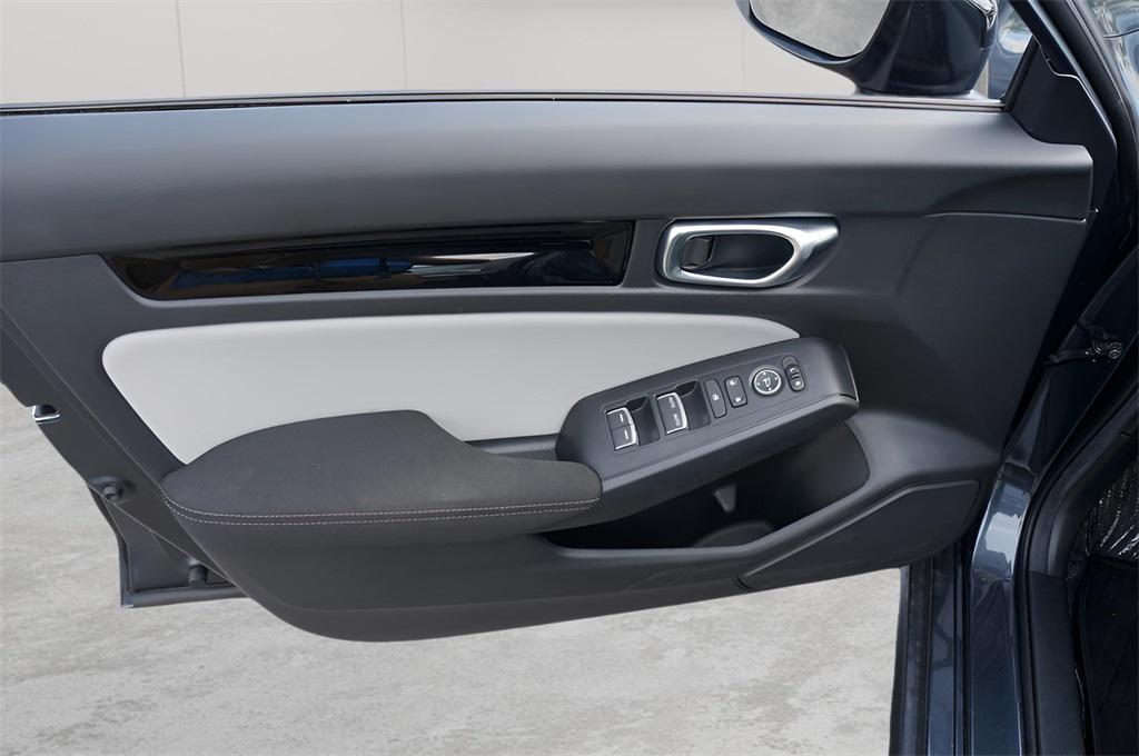 new 2025 Honda Civic Hybrid car, priced at $31,300