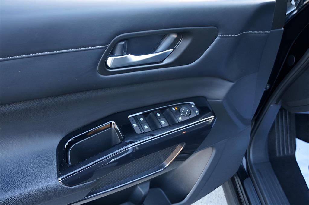 used 2022 Nissan Pathfinder car, priced at $22,999