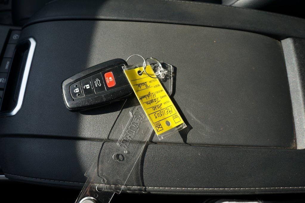 used 2020 Toyota Highlander car, priced at $28,999