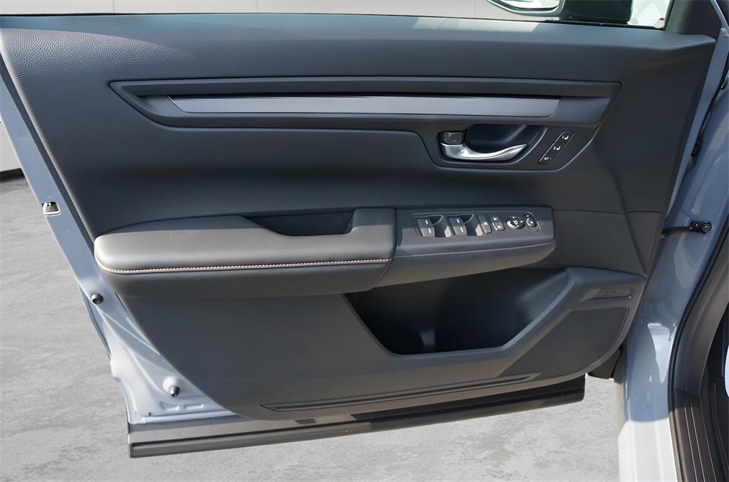 new 2026 Honda CR-V Hybrid car, priced at $40,630