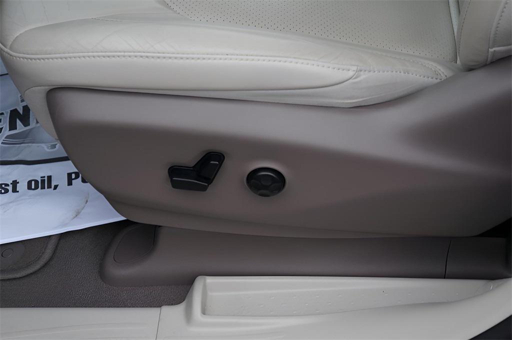 used 2020 Chrysler Pacifica car, priced at $24,999