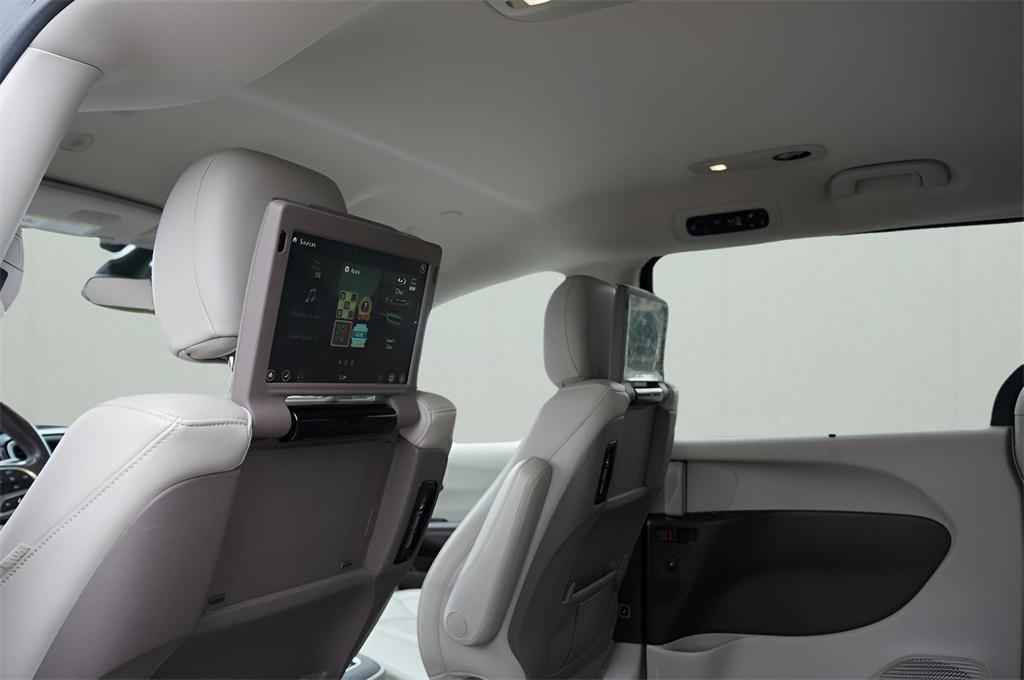 used 2020 Chrysler Pacifica car, priced at $24,999