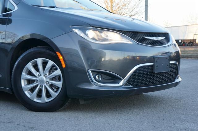 used 2018 Chrysler Pacifica car, priced at $16,497