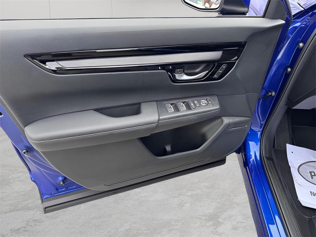 used 2023 Honda CR-V car, priced at $32,986