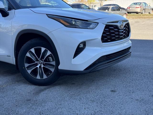 used 2022 Toyota Highlander Hybrid car, priced at $36,444