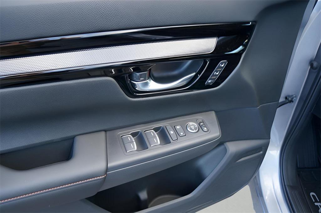 new 2026 Honda CR-V Hybrid car, priced at $43,700
