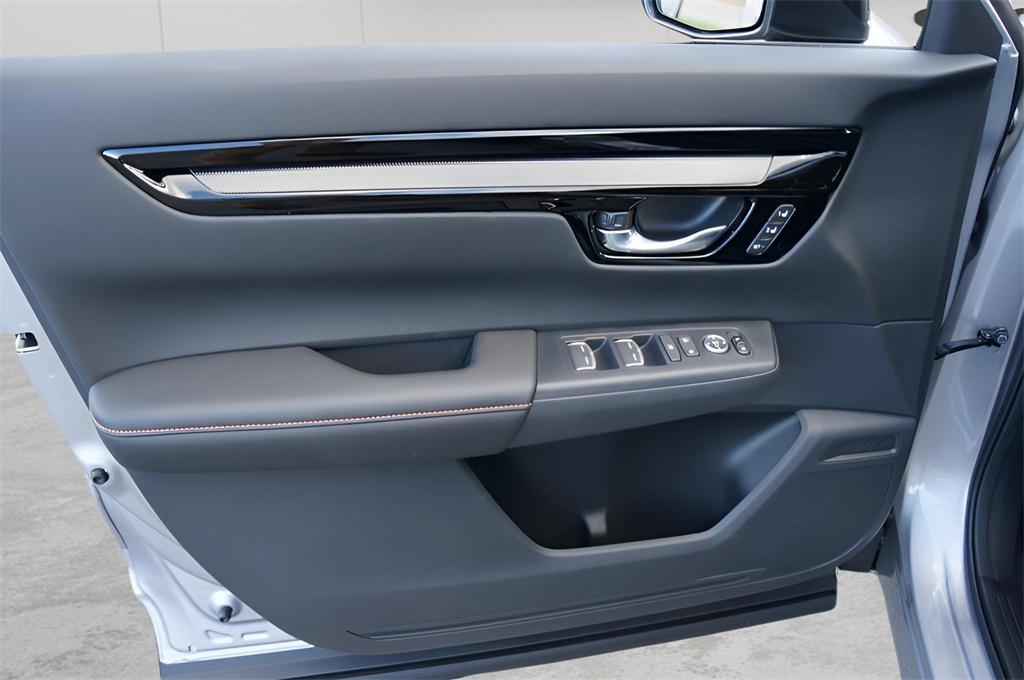 new 2026 Honda CR-V Hybrid car, priced at $43,700