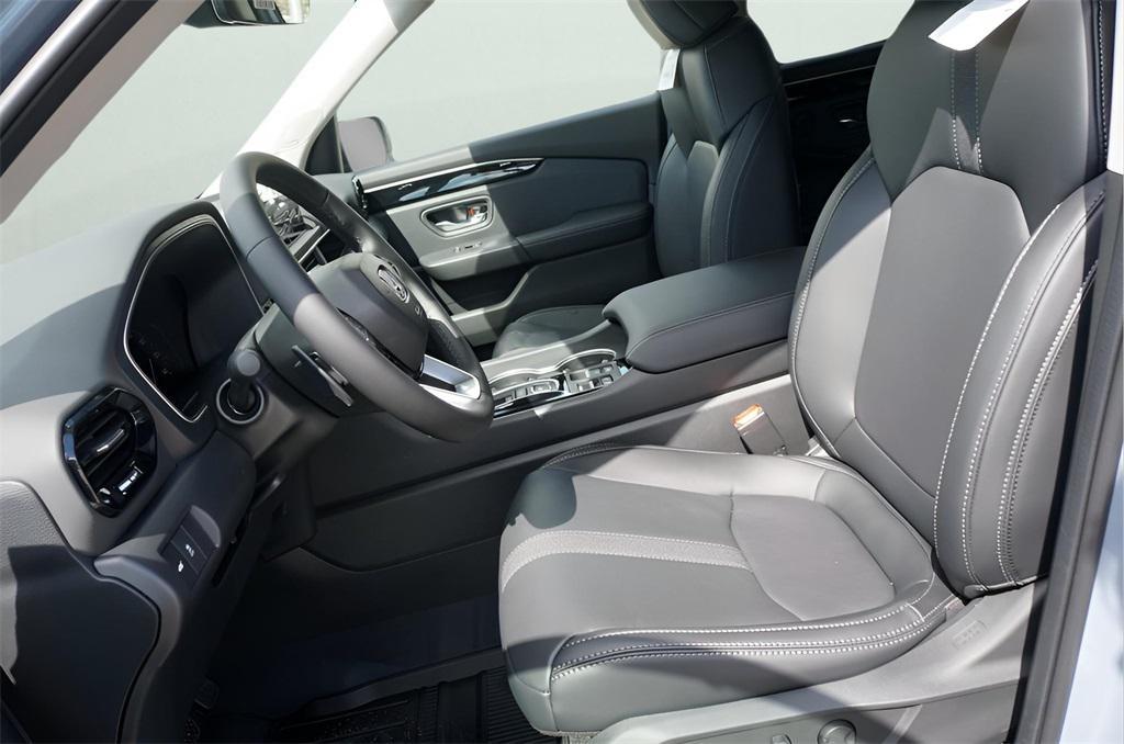 new 2025 Honda Pilot car, priced at $51,550