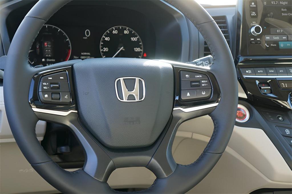 new 2026 Honda Odyssey car, priced at $44,290