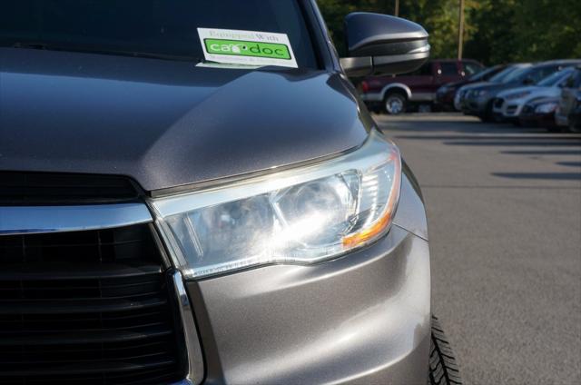 used 2015 Toyota Highlander car, priced at $16,606