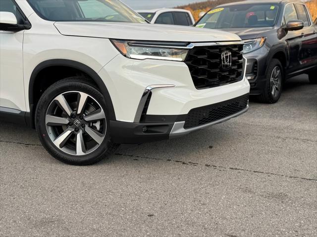 new 2025 Honda Pilot car, priced at $51,450