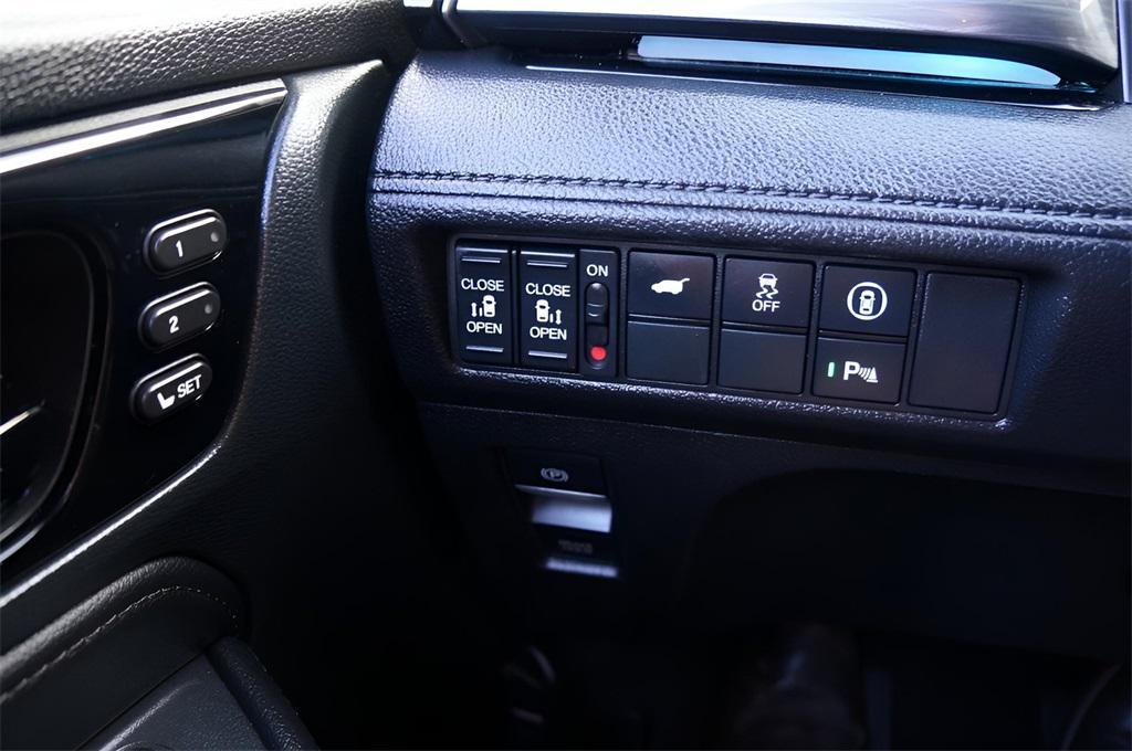 used 2023 Honda Odyssey car, priced at $44,144