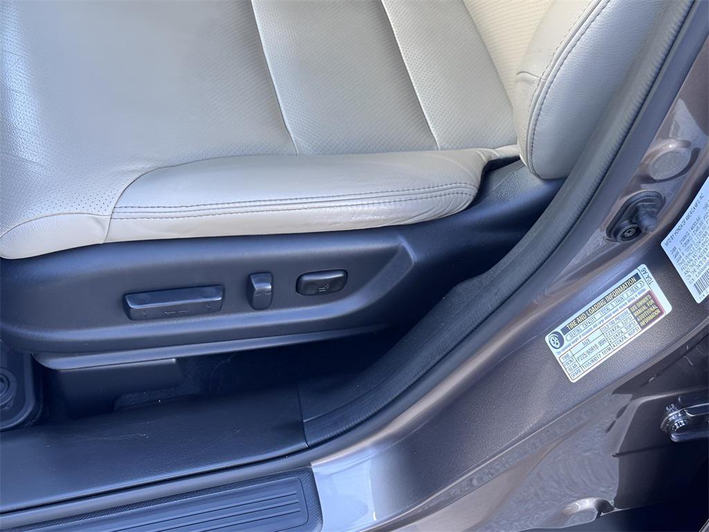 used 2016 Honda CR-V car, priced at $14,423