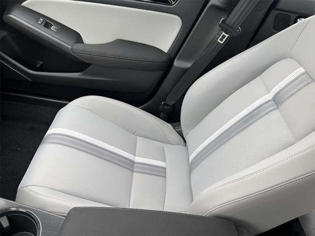 new 2025 Honda Civic Hybrid car, priced at $30,555