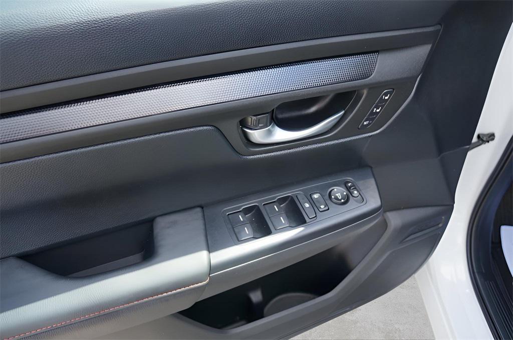 used 2024 Honda CR-V Hybrid car, priced at $35,898