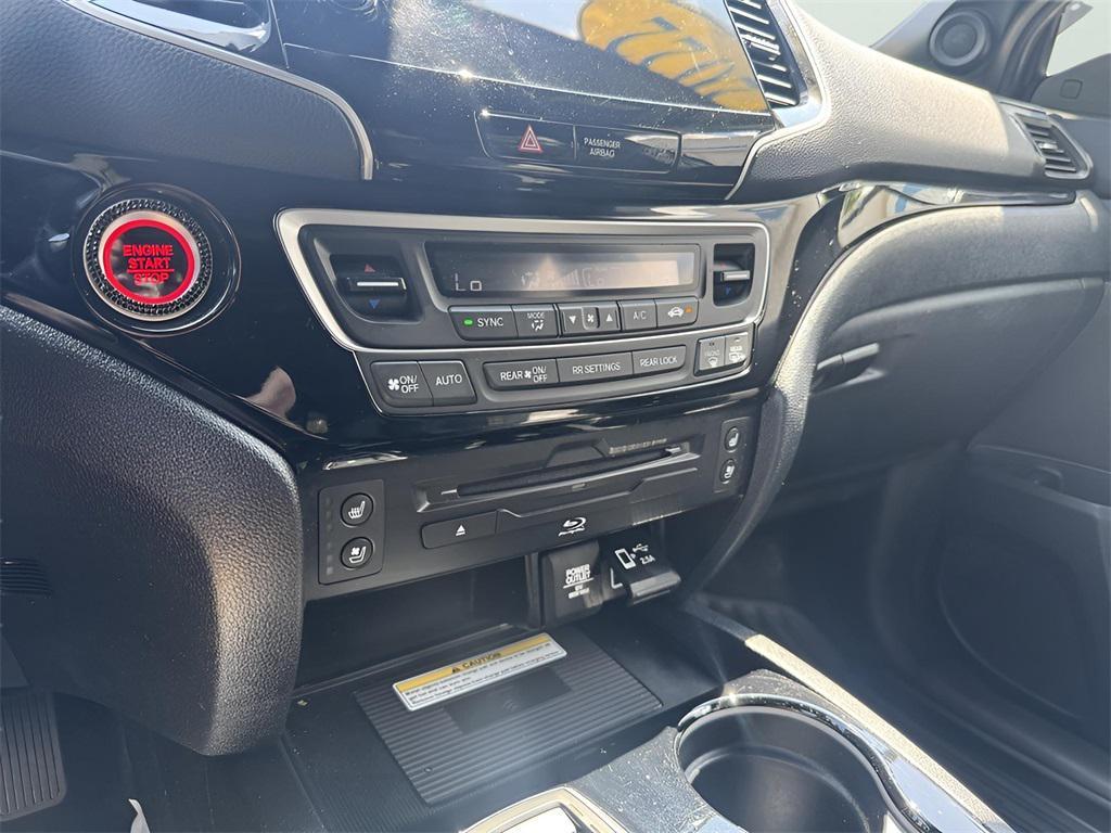 used 2022 Honda Pilot car, priced at $32,587