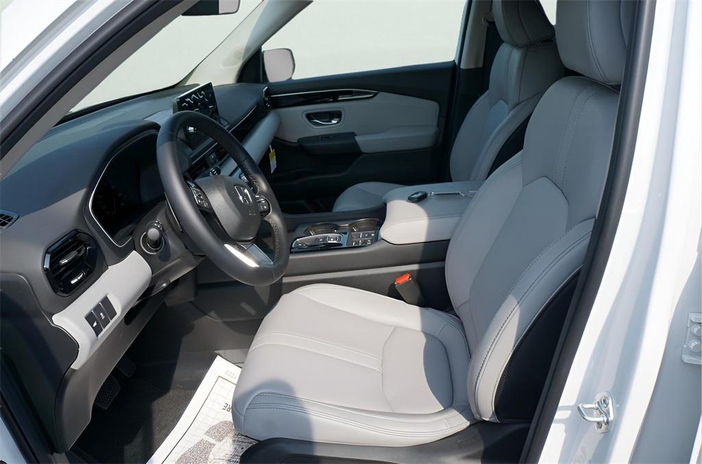 new 2025 Honda Pilot car, priced at $46,180
