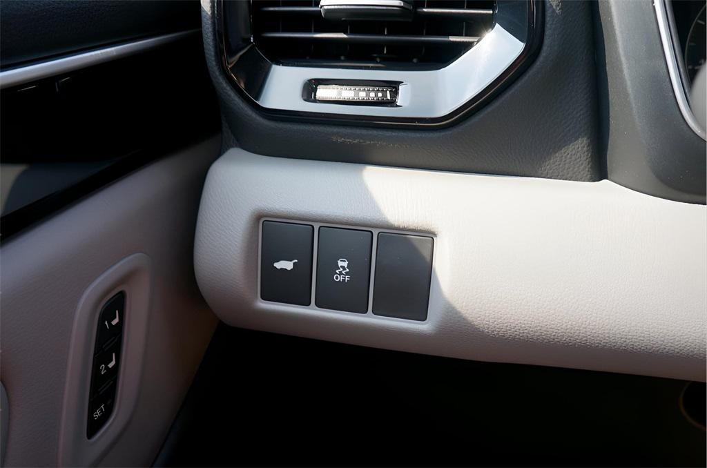 new 2025 Honda Pilot car, priced at $46,180