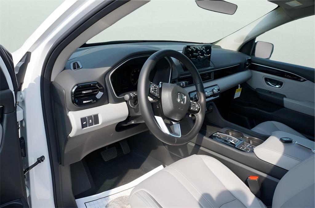 new 2025 Honda Pilot car, priced at $46,180