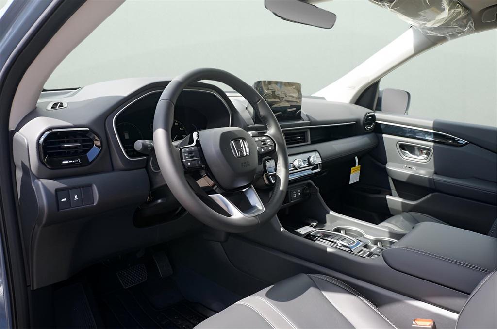 new 2025 Honda Pilot car, priced at $54,300